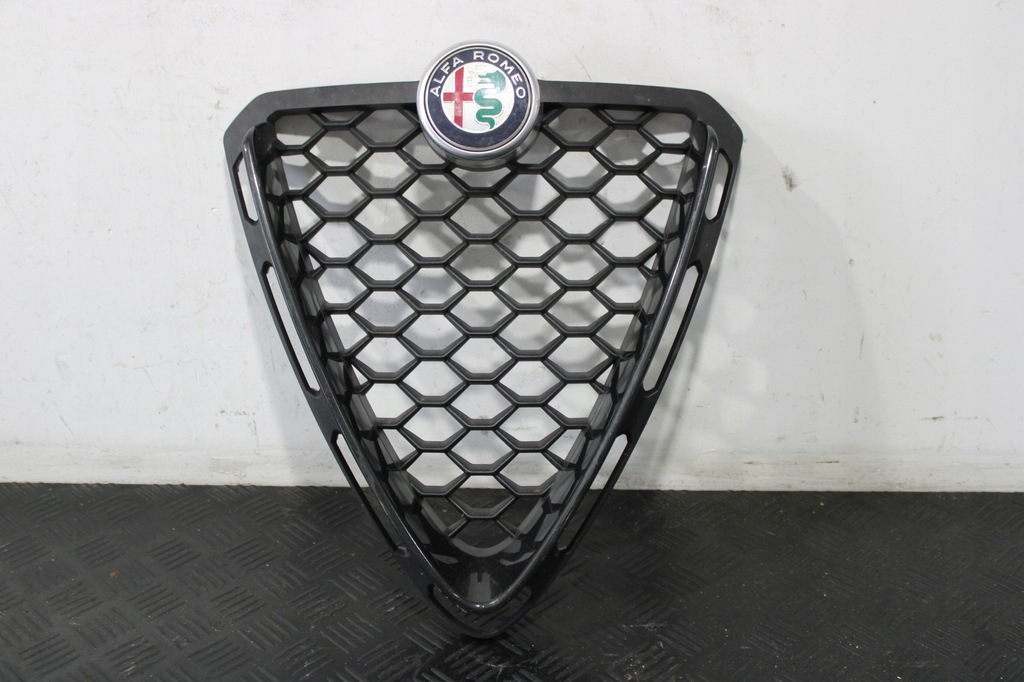 фото №1, Решітка радіатора решітка радіатора stelvio veloce