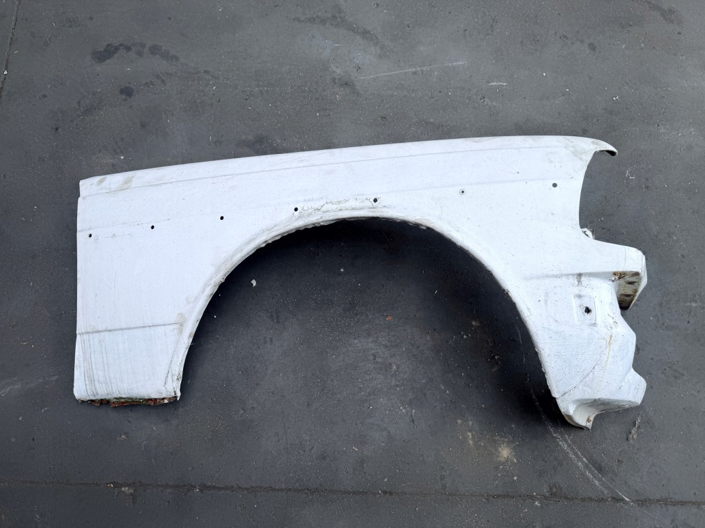 Купить Крыло  правый  передний перед mercedes w123