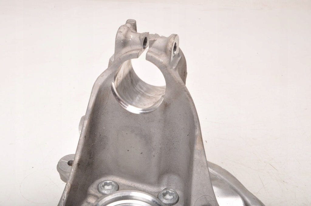 фото №6, Bmw 1 f40 поворотный кулак правая передняя 6876646 6869780