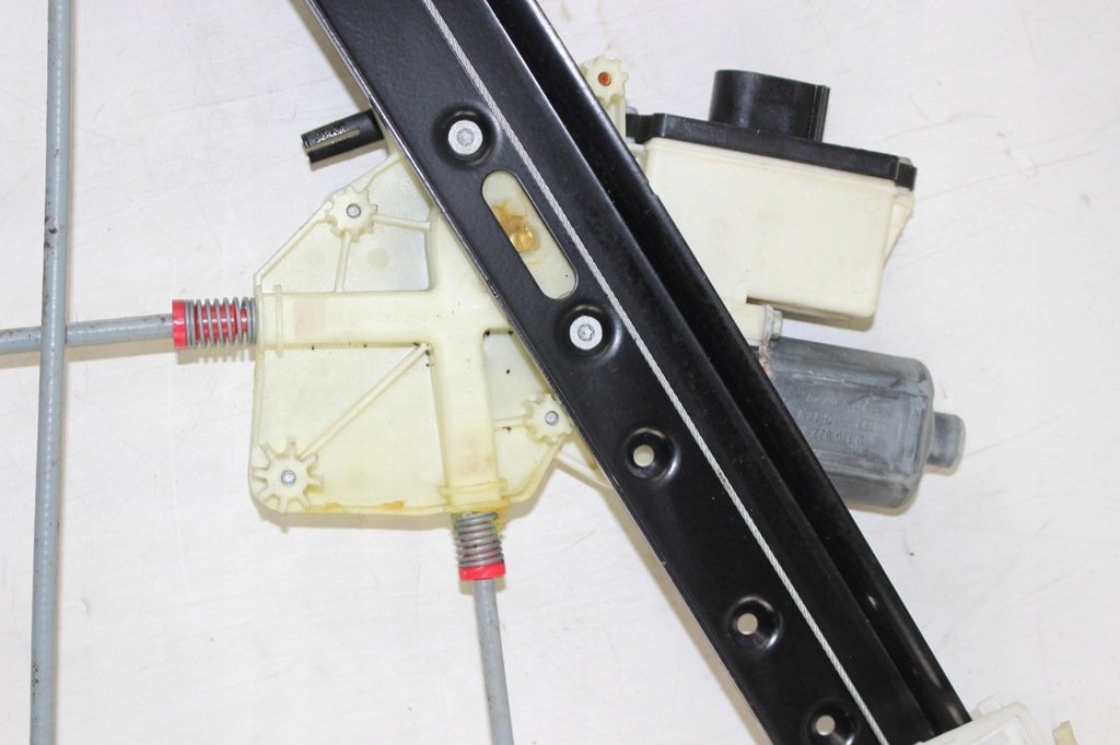 фото №6, Bmw x3 e83 подъемник стекло перед правый 6925964 europa