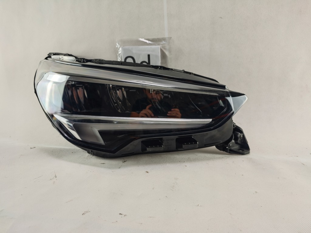 фото №1, Opel corsa f full led правый фара лампа правая 39162654
