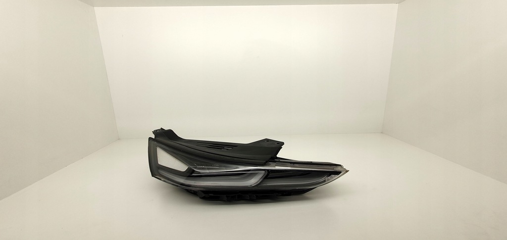 фото №1, Hyundai santa fe iv 4 лампа права led europa 2018 -