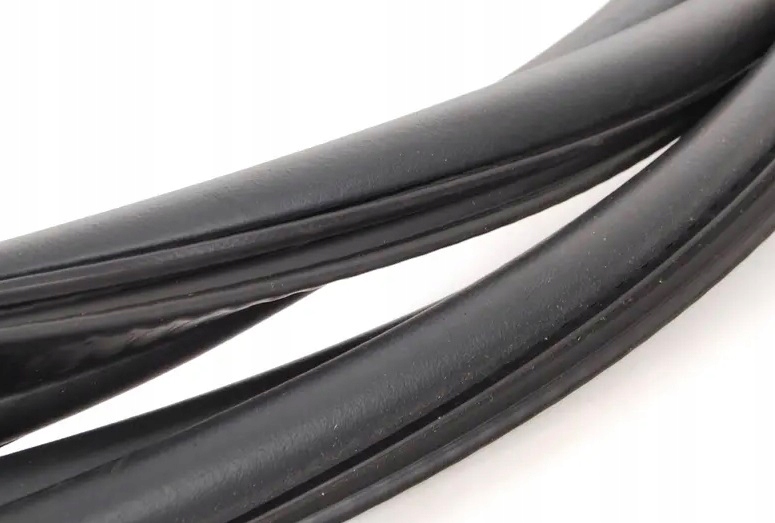 фото №2, Прокладка крышки багажника mini cooper r50/r56 оригинал