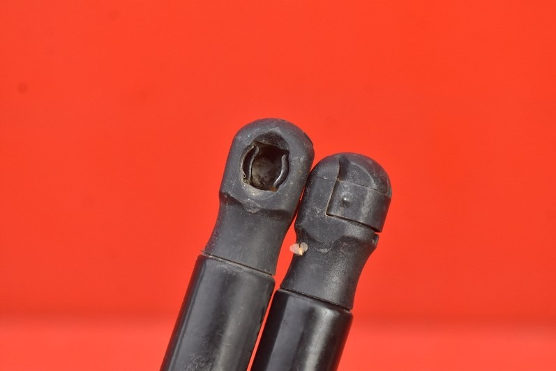 фото №5, Привод амортизаторы крышки 1st827550b skoda citigo 5d 11-17