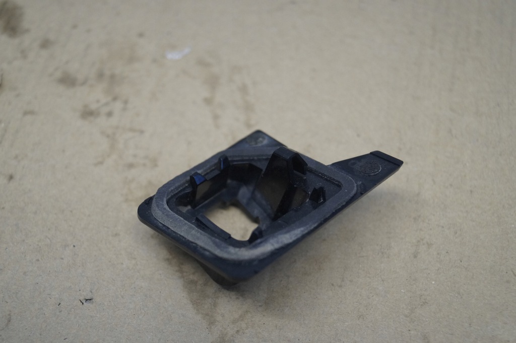 фото №4, Кронштейн кронштейн камеры заднего вида lexus rx450h 15-r