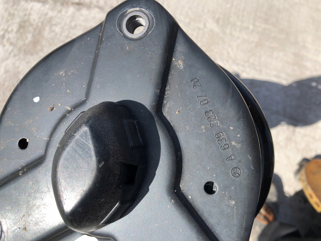 фото №9, Mercedes vito w447 поворотний кулак правий лівий перед