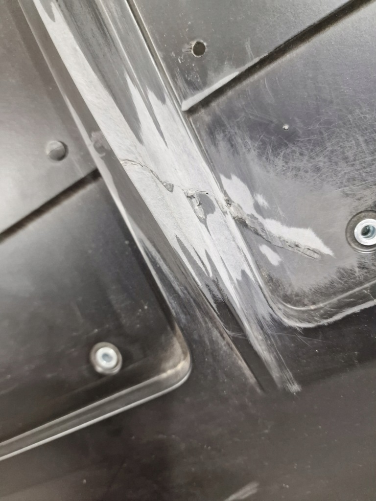 Ferrari 812 захист під  бампера задній 88933300 Зі Шроту