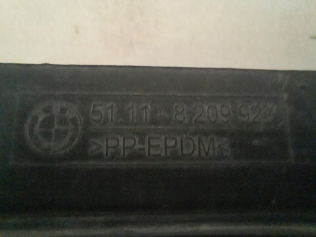 Bmw seria 3 e46 98-05 решётка бампера перед средняя 51118209927 с Разборки