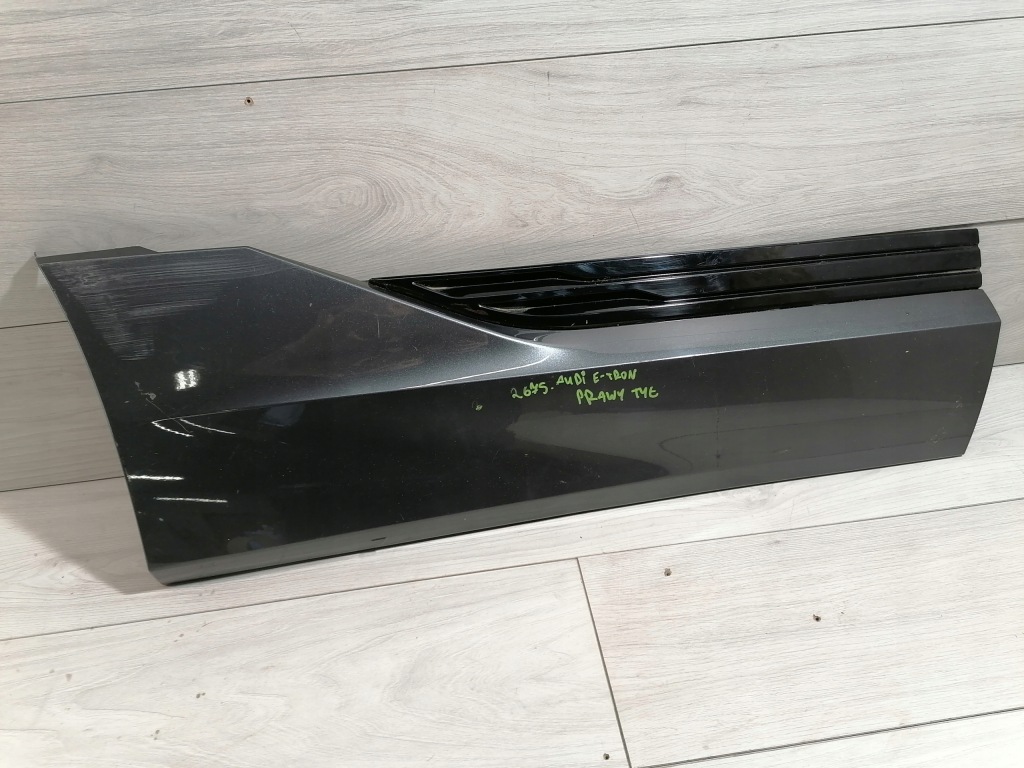 фото №1, Audi e-tron молдинг двері правий задня 4ke853060a