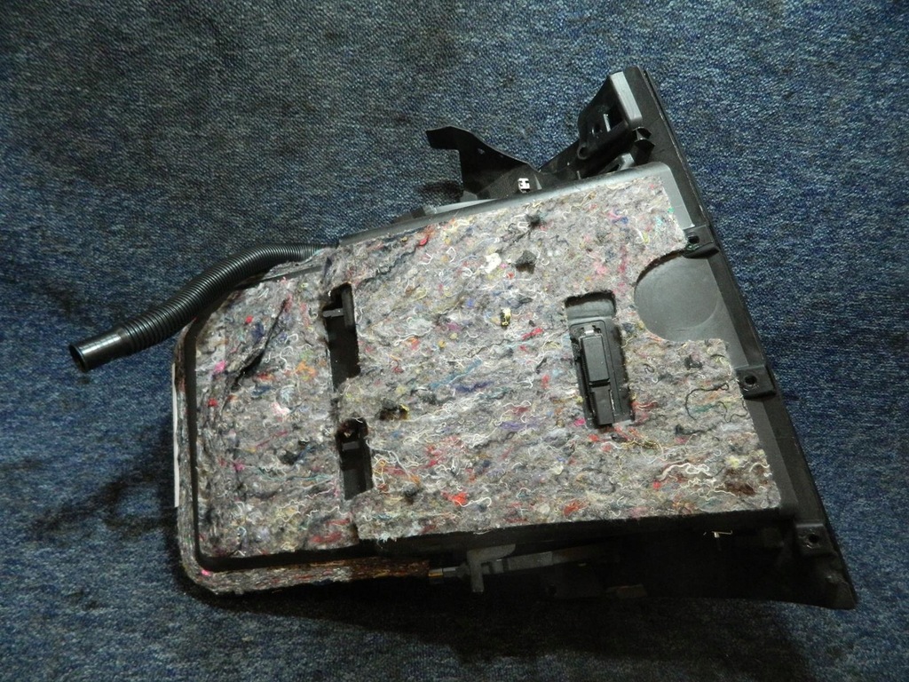 фото №6, Бардачок панелі alfa romeo giulietta 2010- europa