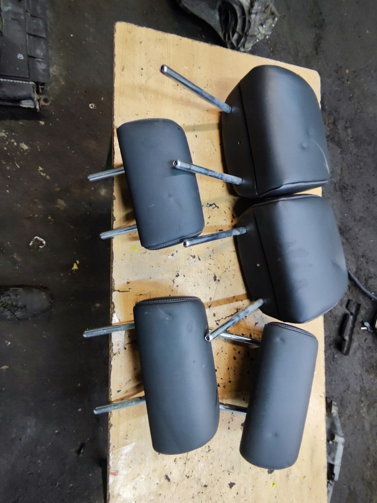 фото №1, Toyota auris i підголівники перед задня шкіра комплект