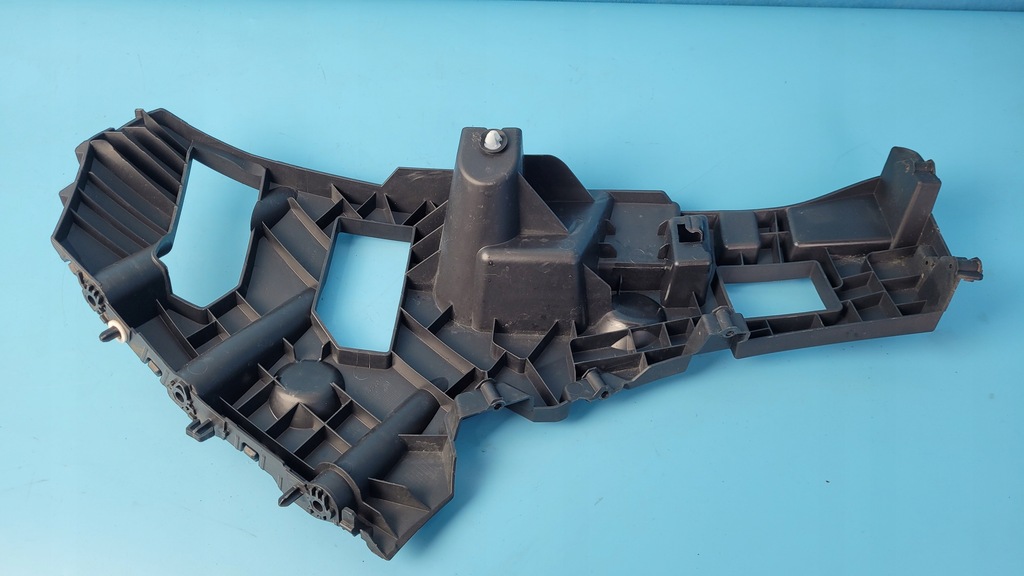 фото №12, Peugeot 308 iii p5 1.5d 21r направляющая бампера правый задняя 9835421980