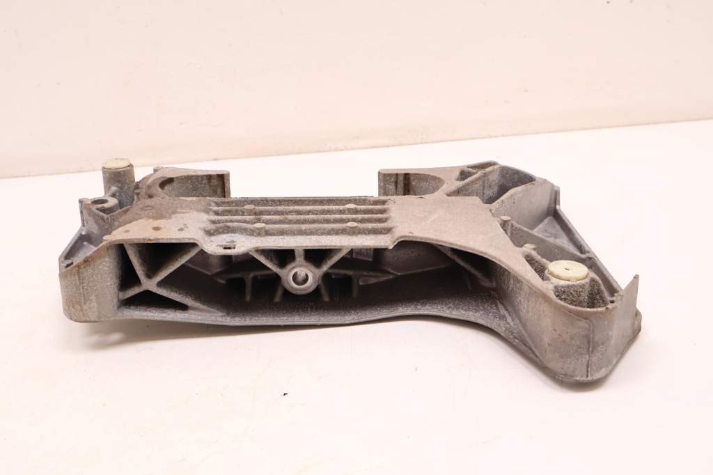 Bmw 3 g20/21 330e кронштейн подушка коробки передач 9485333, 22329485334 Недорого