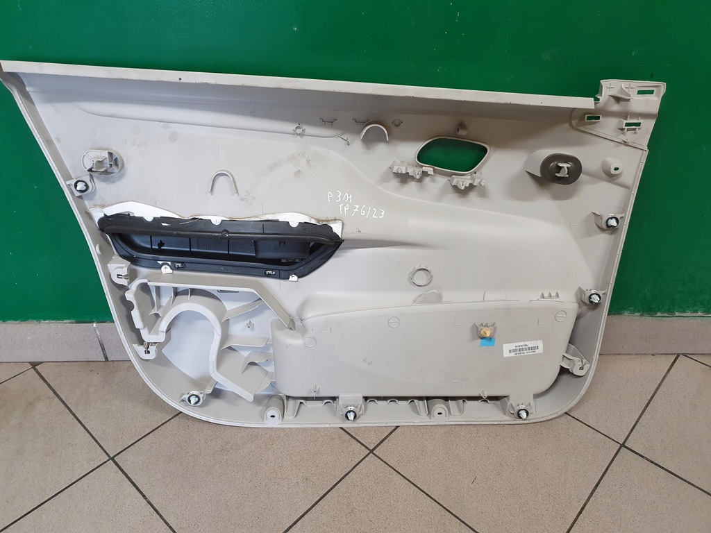 фото №12, Обивка обшивка правый перед светлый peugeot 301