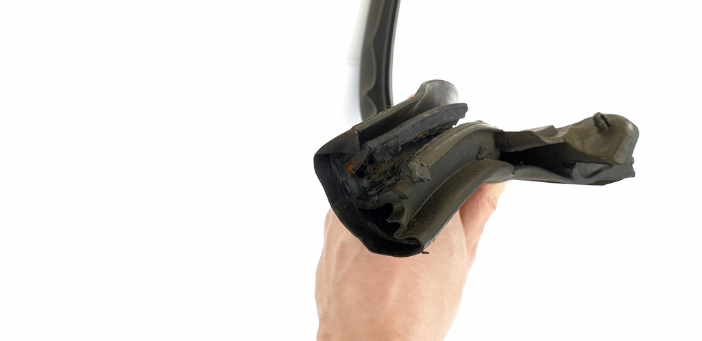 фото №15, Opel astra 2 g bertone coupe прокладка резиновый элемент дверь внутренняя верхний левая