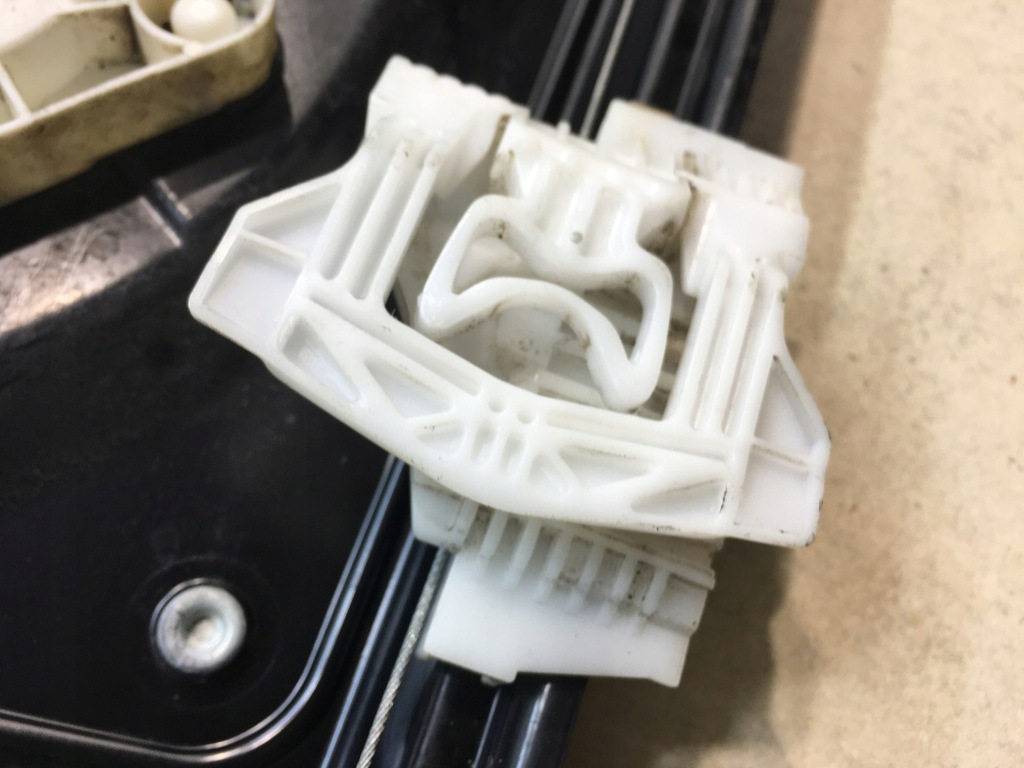 фото №10, Подъемник стекло левый задняя discovery iii 994728