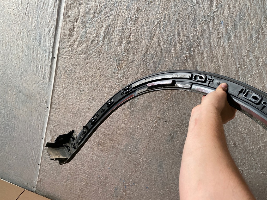 фото №6, Audi e-tron 4ke молдинг na крила лівий перед