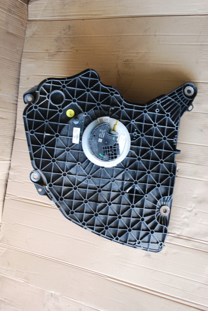 фото №6, Бак adblue audi a4 b9 8w0131878ae