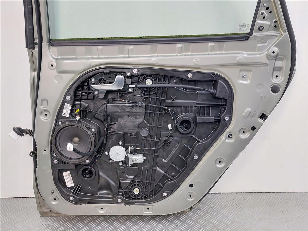 фото №11, Дверь задние правое задняя kia carens iv k3y camden бежевый 13-