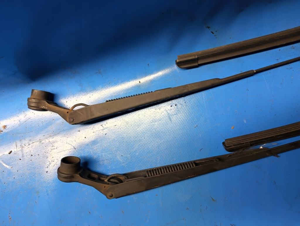 фото №2, Важіль двірники перед праве mazda bt50 ford ranger iii