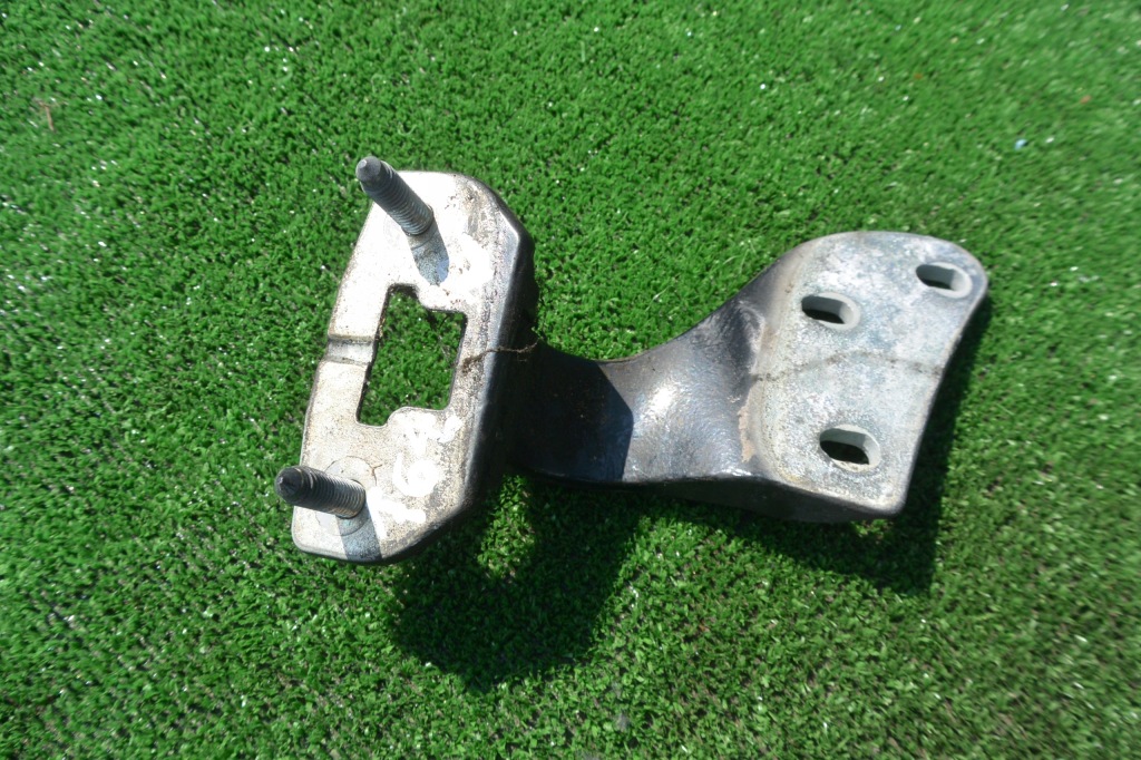 Петли багажника c197 комплект  mercedes ml 164 Недорого