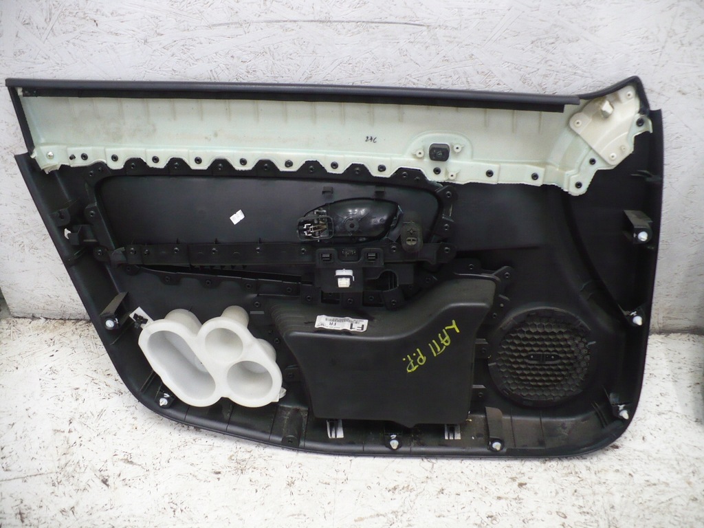 фото №6, Оббивка двері права правий перед renault latitude