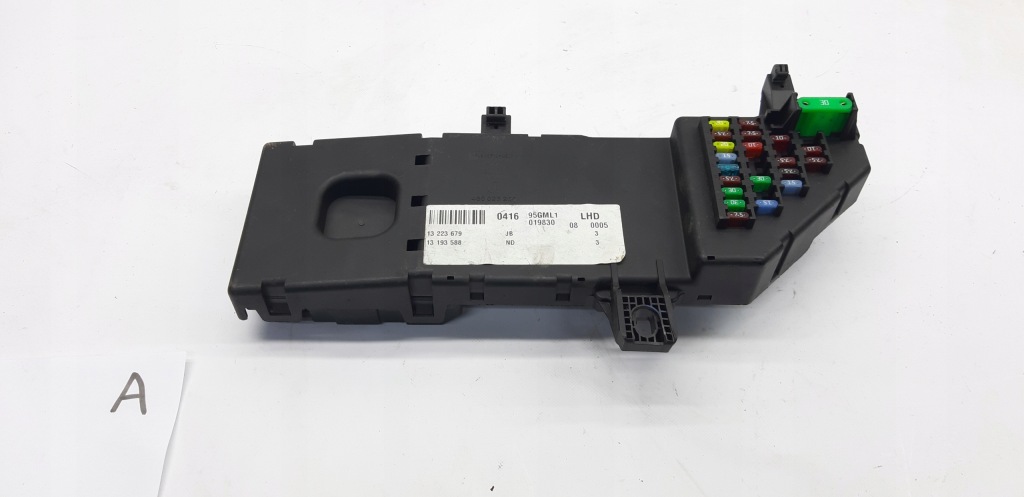 Купити Коробка запобіжників bsi 13193588nd opel vectra c