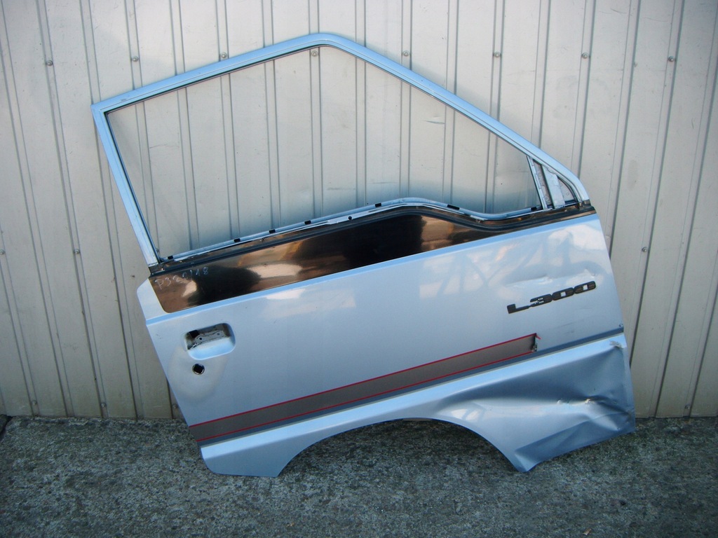 фото №1, Mitsubishi l300 двері праве передні