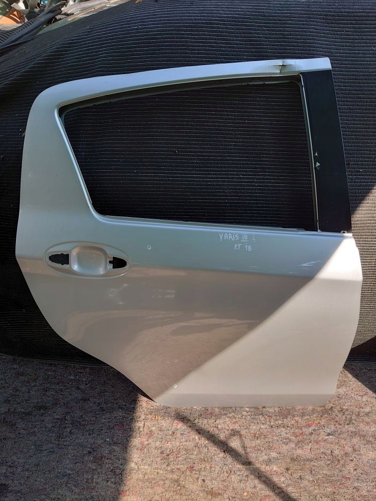 фото №1, Toyota yaris iii 11-17 дверь правый задняя задние