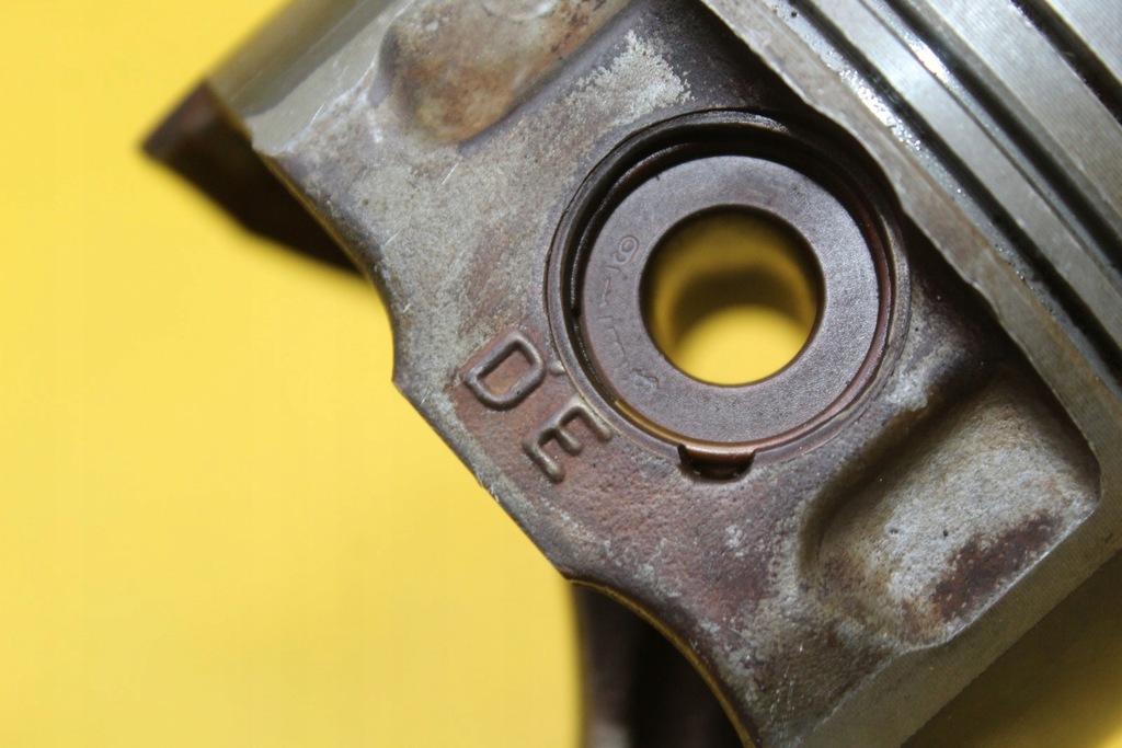 фото №9, Поршень шатун шатун a3 8l 1.8 b golf iv agn