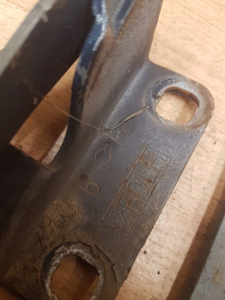 фото №3, Петли капот комплект nissan primera p11 lift