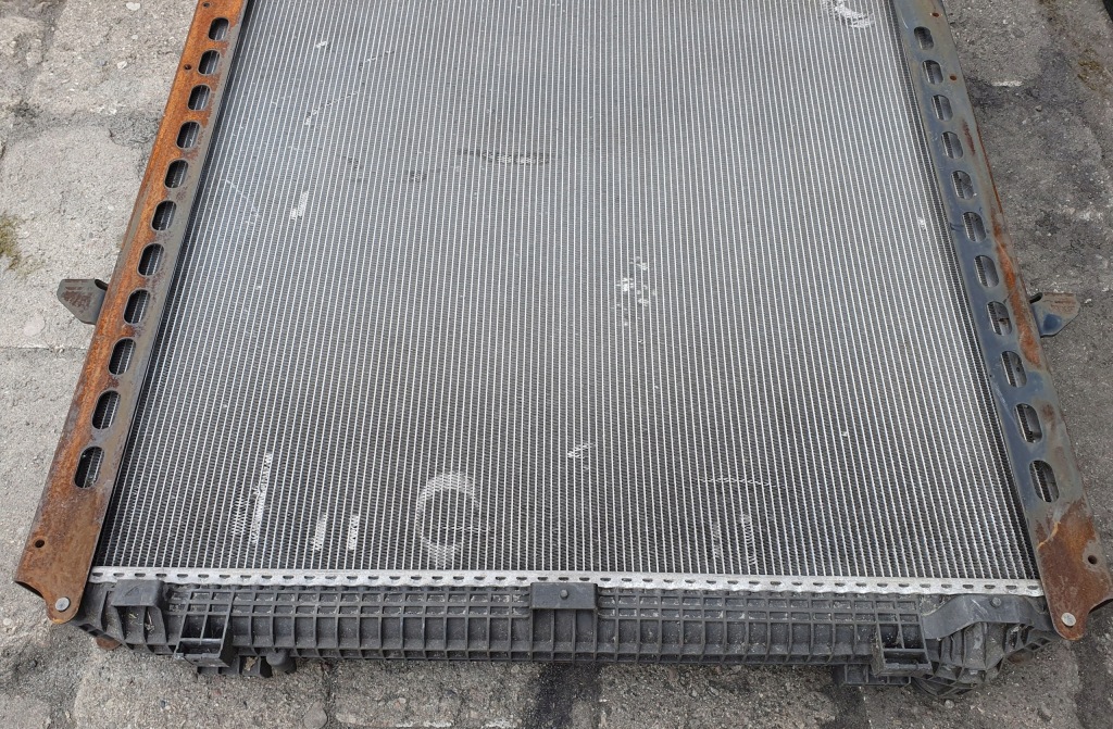 Радіатор води mercedes actros mp4 a9605000801 в Україні