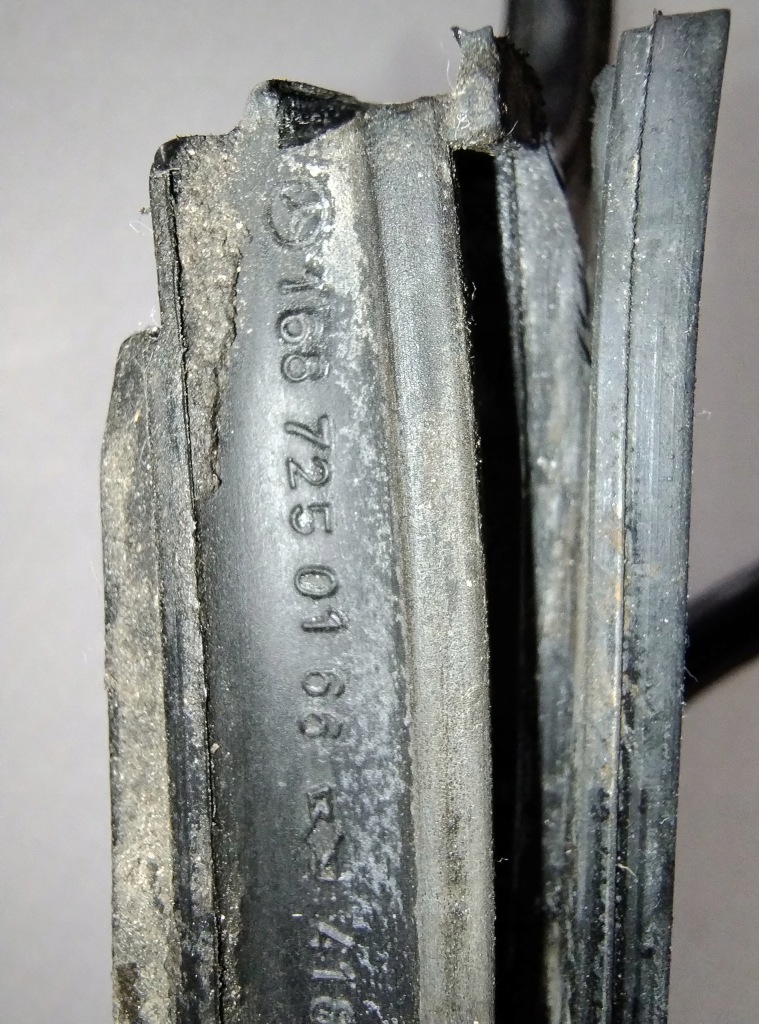 Прокладка стекло дверь левая 168 mercedes-benz оригинальный номер a1687250166 a klasa Киев