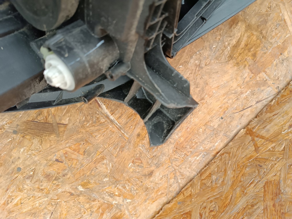 фото №15, Лампа лівий перед фара eu 60605720r renault kadjar lift