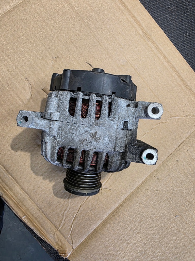 Купити Opel astra j corsa d 1.3 cdti генератор 13505392