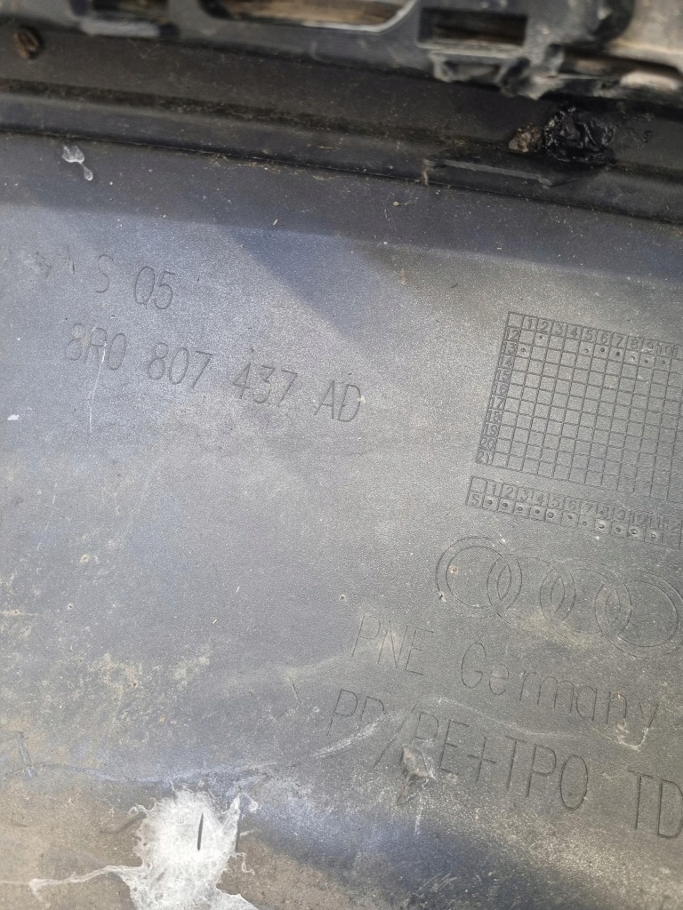 Audi sq5 8r0 рестайлінг  12-16 бампер перед передній решітка радіатора Недорого