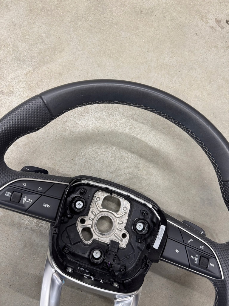 фото №16, Воздуховод audi q7 q8 4m lift s-line перфорированная лепестки переключения idealna sq7 sq8 4m