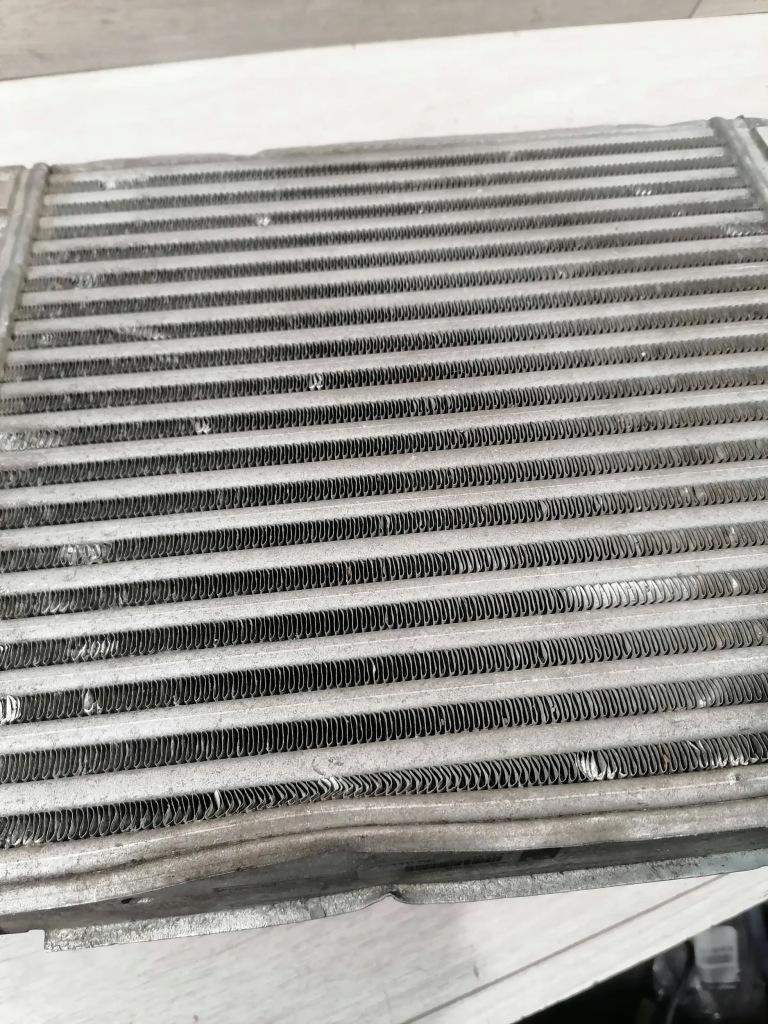 Cayenne радиатор интеркулер правая 7p5145803a с Разборки