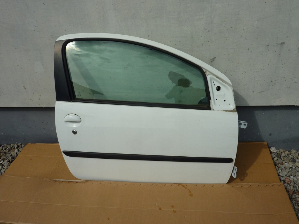 фото №1, Дверь перед передние правое peugeot 107 3d. полный