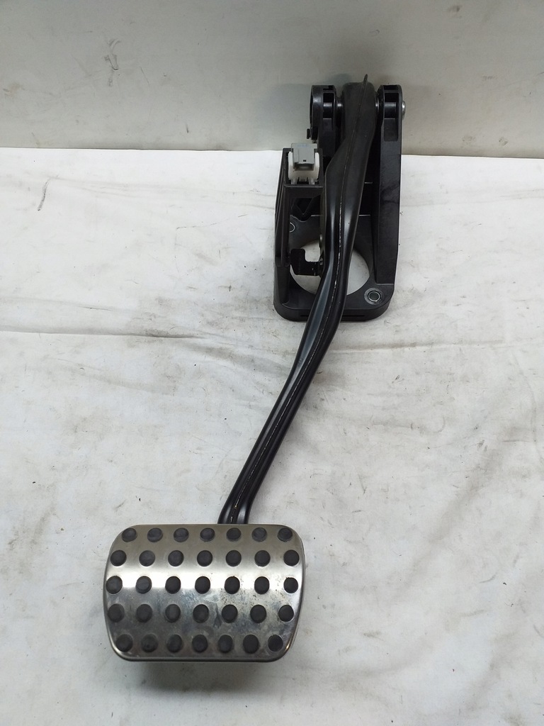 фото №1, Mercedes w176 w246 педаль тормоза