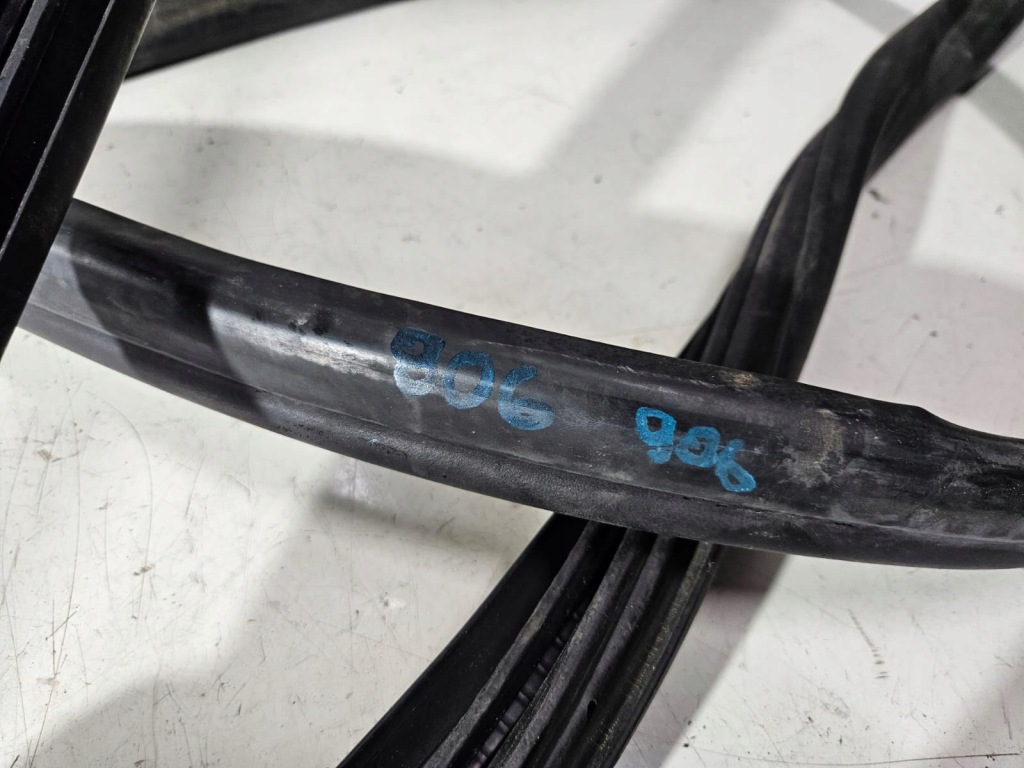 фото №7, Mercedes sprinter w906 прокладка дверь правый задняя