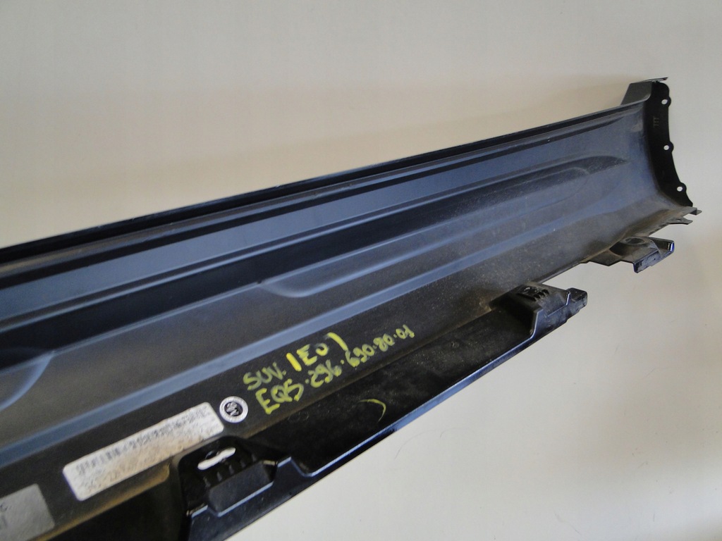 фото №13, Mercedes eqs 296 x296 молдинг порог правая amg