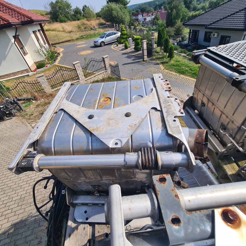 фото №10, Каталізатор гасник верхній вихлоп actros śmieciarka самоскид