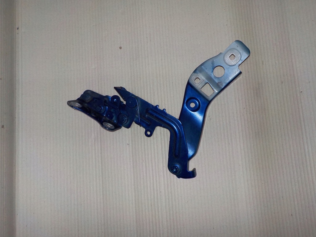 фото №1, Mercedes w177 18- петля капот лівий