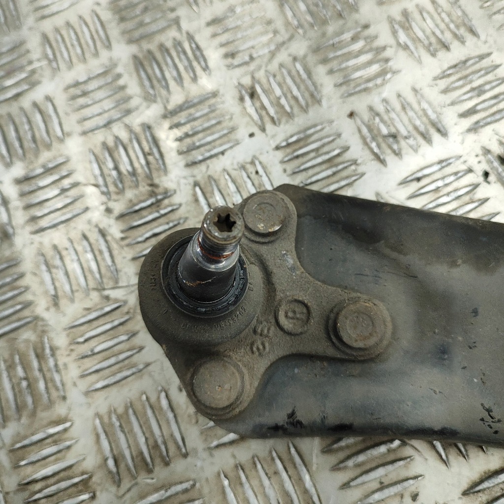 фото №8, Skoda superb b8 3v 2017 права сторона нижній важіль передній