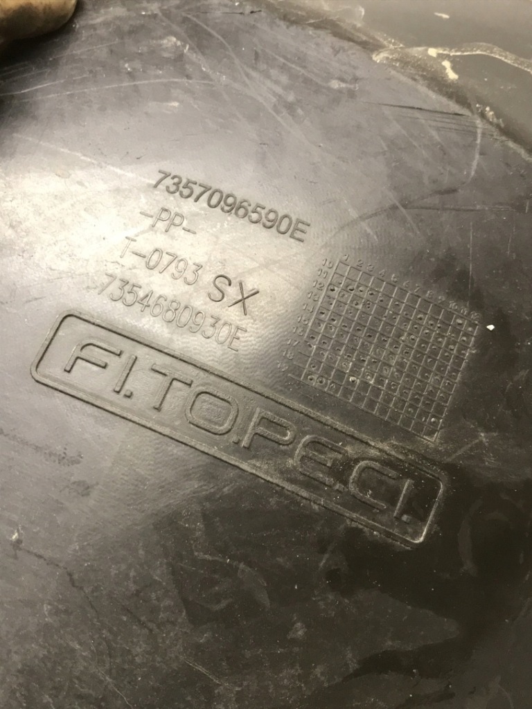 Fiat fiorino iii 11r підкрилок ліва задній 7354680930e Доставка