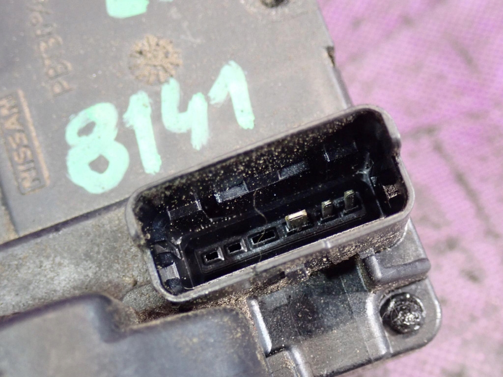 фото №6, Nissan note e11 i hb 5d 05-09 замок перед лівий 3 pin