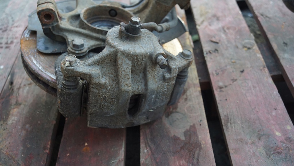 фото №10, Поворотный кулак амортизатор левый перед hyundai ix35