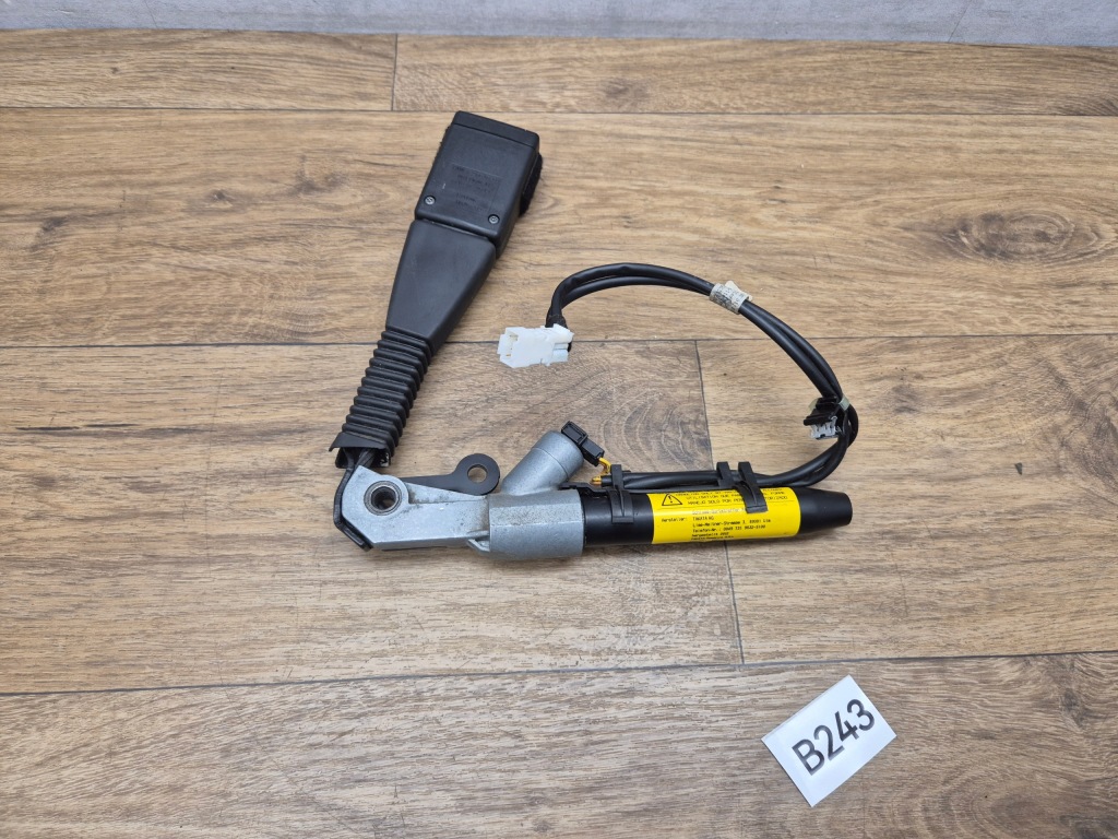 Bmw x3 f25 x4 f26 натяжитель панелі  правый  перед передний пассажира 7256646 Киев