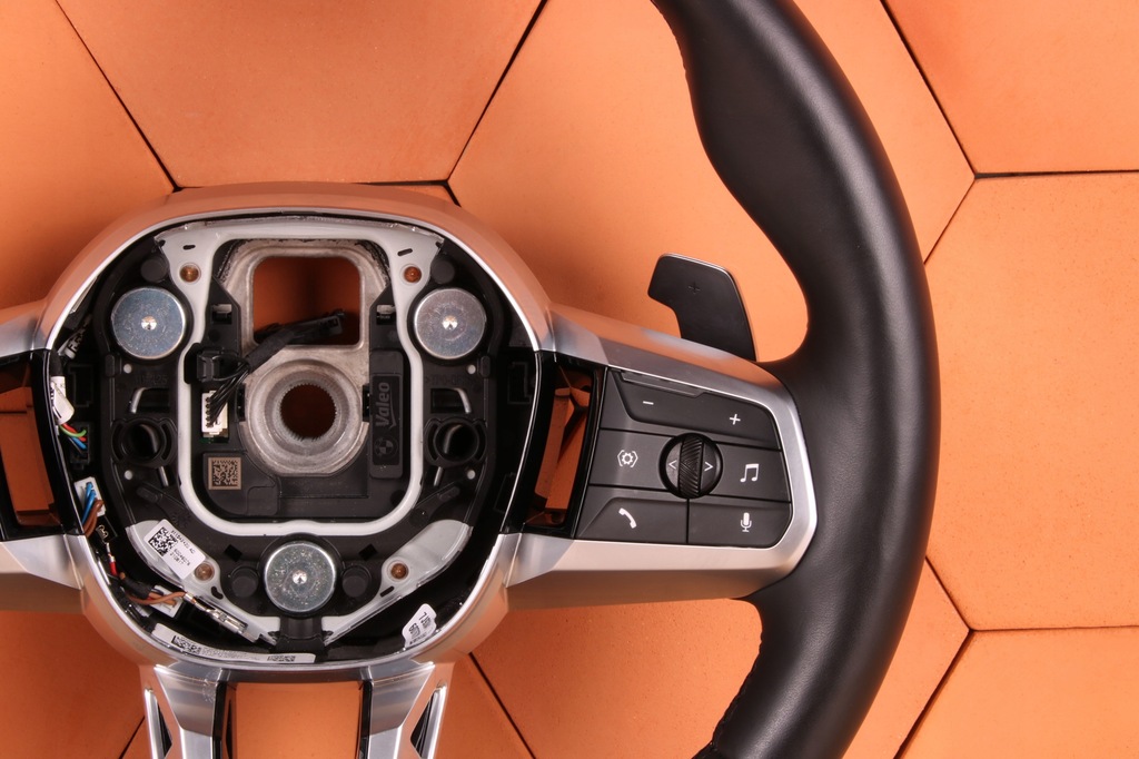 фото №7, Bmw 2 u06 x1 u11 повітропровід m-pakiet пелюстки перемикання вібрація